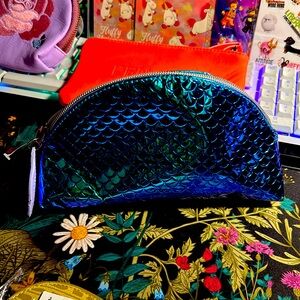 Bath & body works mermaid makeup case